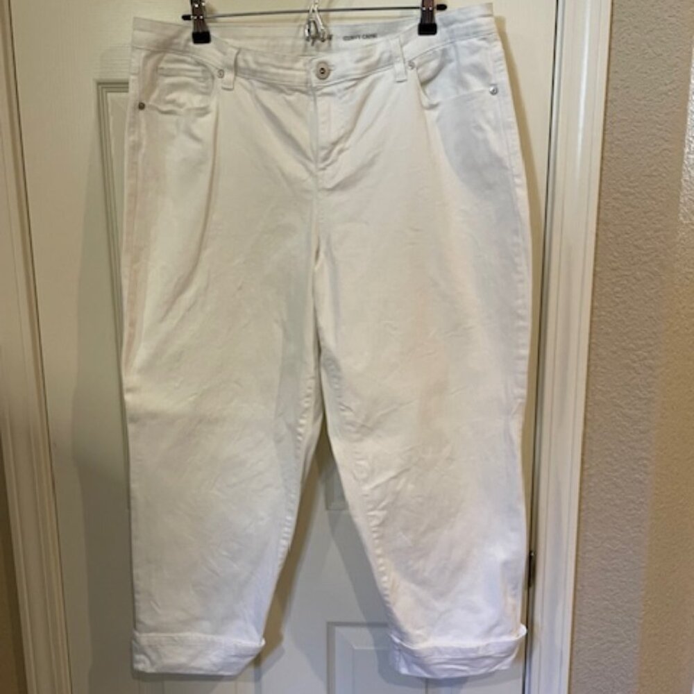 Style & Co. stretch crop curvy jeans in white; sz. 16; very good conditi…